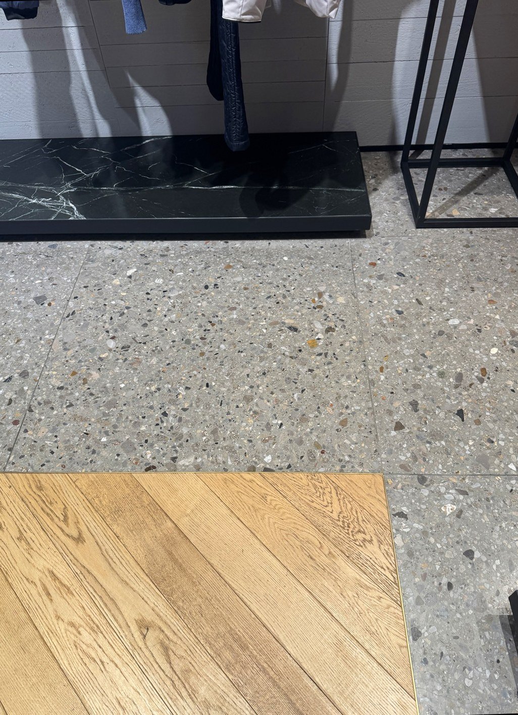 의류매장 Apparel Store