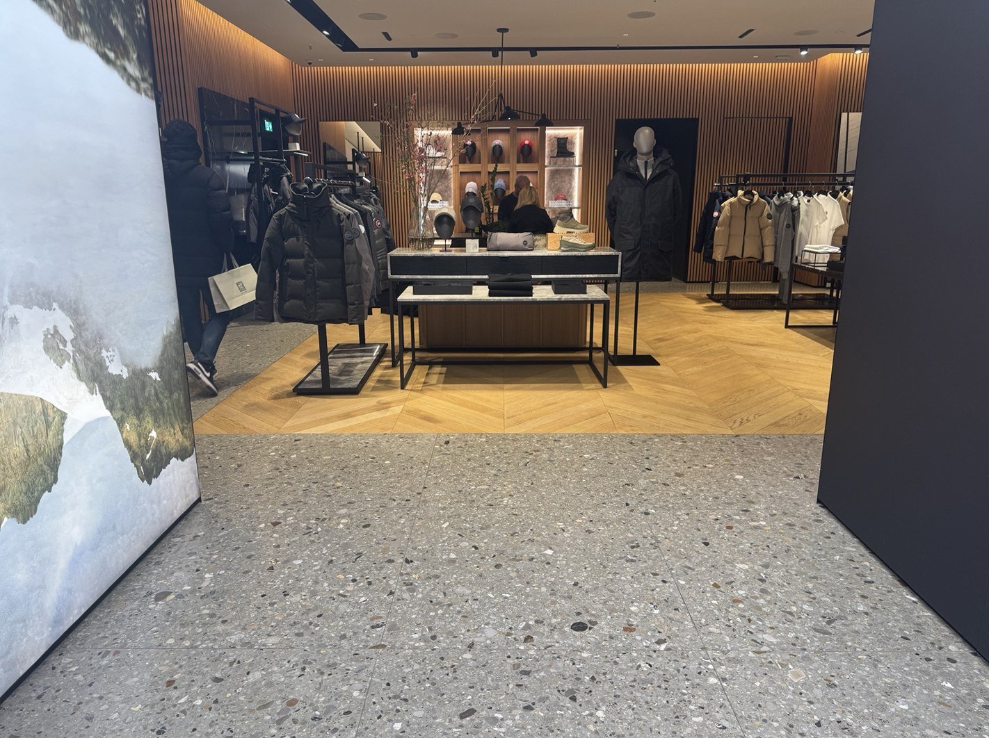 의류매장 Apparel Store