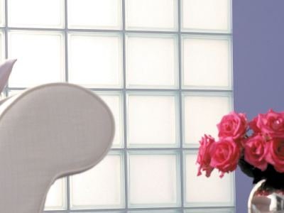 SOFT COLORS AND DIFFUSED LIGHT