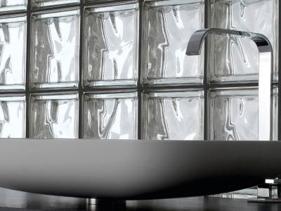 EMPOWERING LIGHT WITH METALLISED REFLECTIONS
