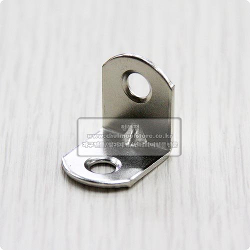 철 꺽쇠 (15x18mm)